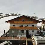 Apartment Appartements Bergfried - Ski In Ski Out, Inklusive Sommerkarte, Zentral Mit Ausblick Ueber Kaprun Kaprun