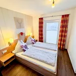 Apartment Appartements Bergfried - Ski In Ski Out, Inklusive Sommerkarte, Zentral Mit Ausblick Ueber Kaprun *