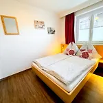Appartements Bergfried - Ski In Ski Out, Inklusive Sommerkarte, Zentral Mit Ausblick Ueber Kaprun Apartment *