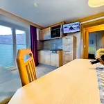 Appartements Bergfried - Ski In Ski Out, Inklusive Sommerkarte, Zentral Mit Ausblick Ueber Kaprun Kaprun