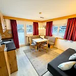 Appartements Bergfried - Ski In Ski Out, Inklusive Sommerkarte, Zentral Mit Ausblick Ueber Kaprun Apartment