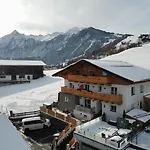 Apartment Appartements Bergfried - Ski In Ski Out, Inklusive Sommerkarte, Zentral Mit Ausblick Ueber Kaprun Kaprun