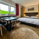 Appartements Bergfried - Ski In Ski Out, Inklusive Sommerkarte, Zentral Mit Ausblick Ueber Kaprun Kaprun