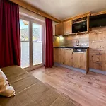 Appartements Bergfried - Ski In Ski Out, Inklusive Sommerkarte, Zentral Mit Ausblick Ueber Kaprun *