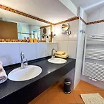 Appartements Bergfried - Ski In Ski Out, Inklusive Sommerkarte, Zentral Mit Ausblick Ueber Kaprun Apartment *