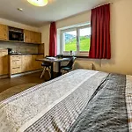 Apartment Appartements Bergfried - Ski In Ski Out, Inklusive Sommerkarte, Zentral Mit Ausblick Ueber Kaprun *