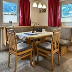 Appartements Bergfried - Ski In Ski Out, Inklusive Sommerkarte, Zentral Mit Ausblick Ueber Kaprun Apartment *