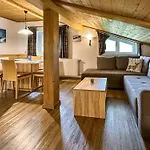 Appartements Bergfried - Ski In Ski Out, Inklusive Sommerkarte, Zentral Mit Ausblick Ueber Kaprun Apartment Kaprun