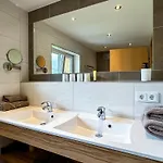 Appartements Bergfried - Ski In Ski Out, Inklusive Sommerkarte, Zentral Mit Ausblick Ueber Kaprun Apartment *