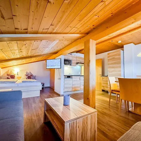 Appartements Bergfried - Inklusive Sommerkarte, Zentral Mit Ausblick Ueber Kaprun, Ski In Ski Out