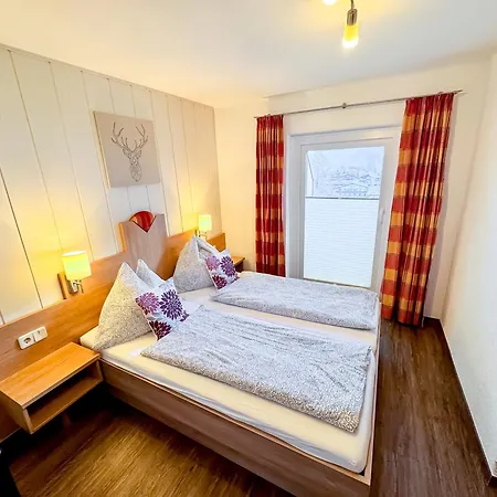 Apartament Appartements Bergfried - Ski In Ski Out Bis Ca Mitte Oder Ende Maerz, Inklusive Sommerkarte, Zentral Mit Ausblick Ueber Kaprun *