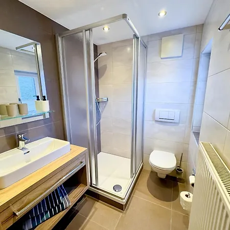 Appartements Bergfried - Ski In Ski Out Bis Ca Mitte Oder Ende Maerz, Inklusive Sommerkarte, Zentral Mit Ausblick Ueber Kaprun * Kaprun