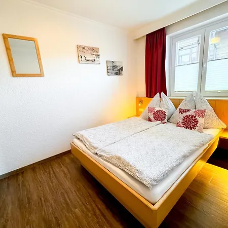 Appartements Bergfried - Ski In Ski Out Bis Ca Mitte Oder Ende Maerz, Inklusive Sommerkarte, Zentral Mit Ausblick Ueber Kaprun Apartament *