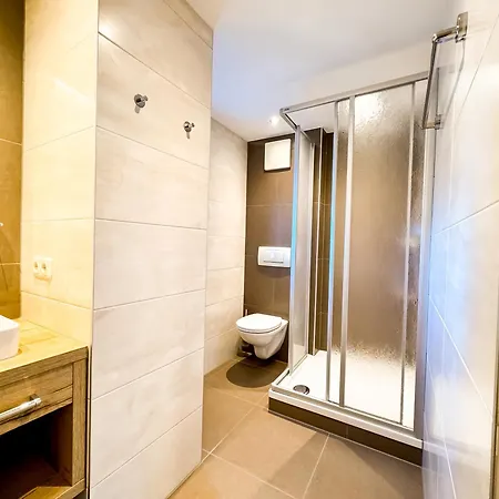 דירה Appartements Bergfried - Inklusive Sommerkarte, Zentral Mit Ausblick Ueber Kaprun, Ski In Ski Out קפרון