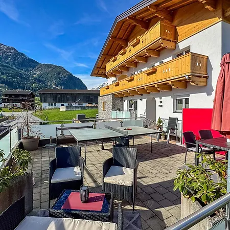 Bergfried Kaprun, Ski-in Ski-out, Sommerkarte Und Panoramablick * Kaprun
