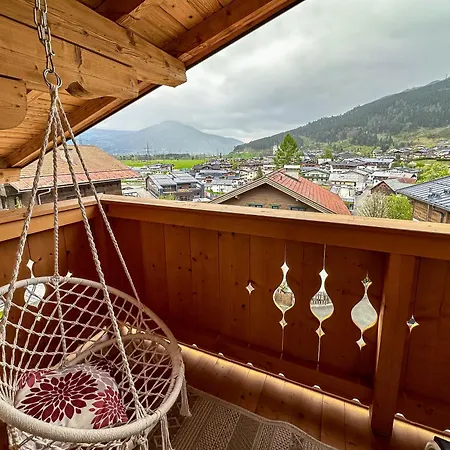 Bergfried Kaprun, Ski-in Ski-out, Sommerkarte Und Panoramablick Apartment