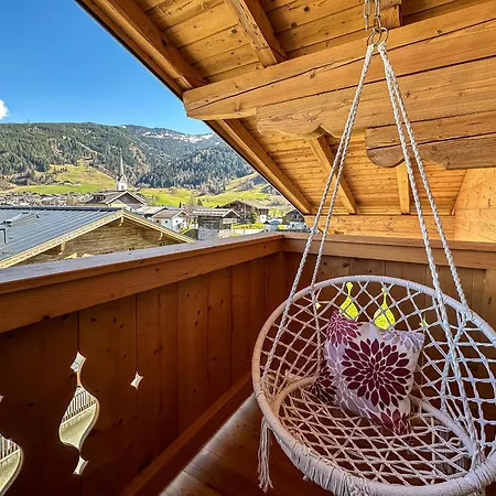 Apartament Appartements Bergfried - Ski In Ski Out Bis Ca Mitte Oder Ende Maerz, Inklusive Sommerkarte, Zentral Mit Ausblick Ueber Kaprun *