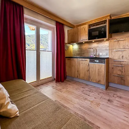 Bergfried Kaprun, Ski-in Ski-out, Sommerkarte Und Panoramablick *