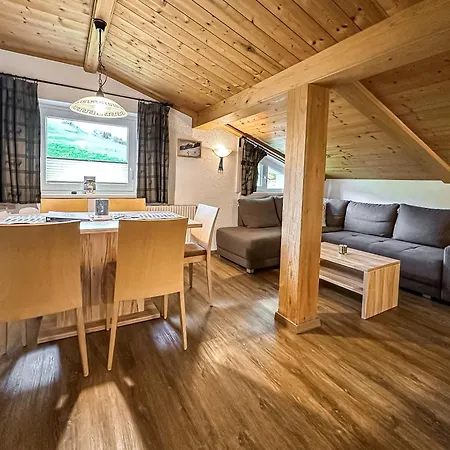Bergfried Kaprun, Ski-in Ski-out, Sommerkarte Und Panoramablick كابرون