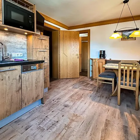 Apartmán Appartements Bergfried - Inklusive Sommerkarte, Zentral Mit Ausblick Ueber Kaprun, Ski In Ski Out Kaprun