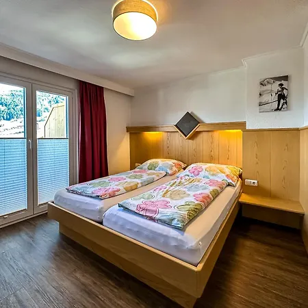 Apartament Appartements Bergfried - Ski In Ski Out Bis Ca Mitte Oder Ende Maerz, Inklusive Sommerkarte, Zentral Mit Ausblick Ueber Kaprun