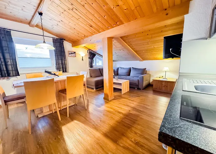 Appartements Bergfried - Ski In Ski Out bis ca Mitte oder Ende März, inklusive Sommerkarte, zentral mit Ausblick über Kaprun Apartamento