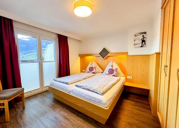Appartements Bergfried - Ski In Ski Out, Inklusive Sommerkarte, Zentral Mit Ausblick Ueber Kaprun *