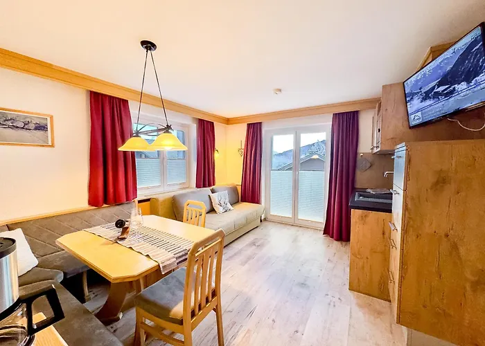 Appartements Bergfried - Ski In Ski Out, Inklusive Sommerkarte, Zentral Mit Ausblick Ueber Kaprun