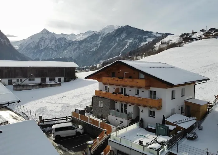 Apartment Bergfried - In Out Bis Ca Mitte Oder Ende Maerz, Inklusive Sommerkarte, Zentral Mit Ausblick Ueber Kaprun