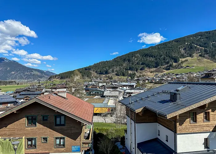 Apartment Bergfried - In Out Bis Ca Mitte Oder Ende Maerz, Inklusive Sommerkarte, Zentral Mit Ausblick Ueber Kaprun