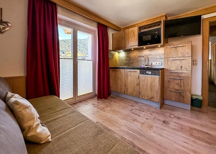 Appartements Bergfried - Ski In Ski Out, Inklusive Sommerkarte, Zentral Mit Ausblick Ueber Kaprun *